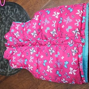 Reversible puffy vest